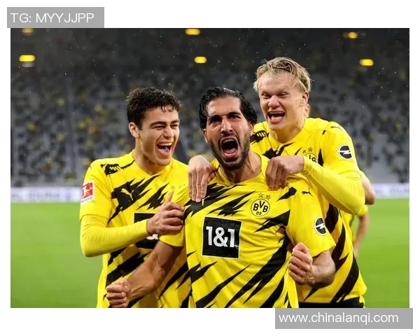 足球转场突破巨星劲射破门瞬间展现绿茵激情与巅峰对决 足球转场突破巨星劲射破门瞬间展现绿茵激情与巅峰对决